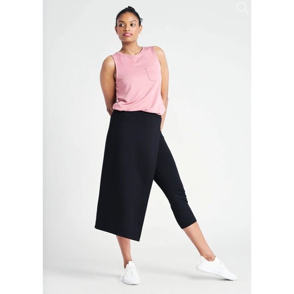 Betabrand The Sassiest Pants SZ Small  Black Skirt Skants Cropped Elastic Waist - Picture 1 of 12